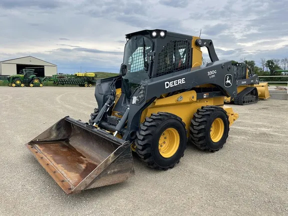 2023 John Deere 330G