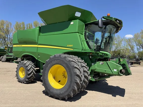 2013 John Deere S680