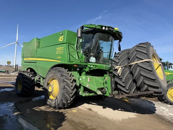 2023 John Deere S780