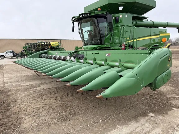 2019 John Deere 718C