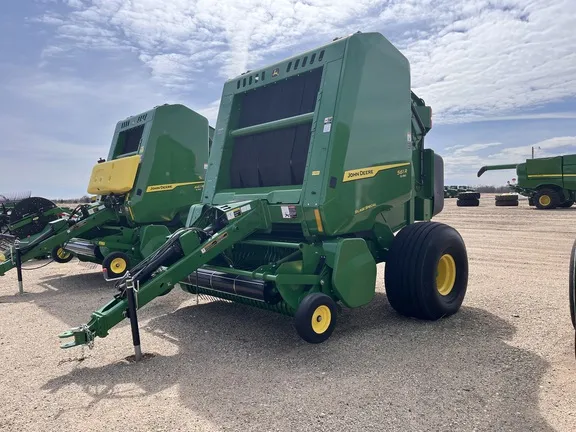 2024 John Deere 561R