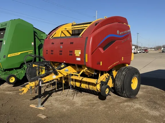 2022 New Holland Rollbelt 560