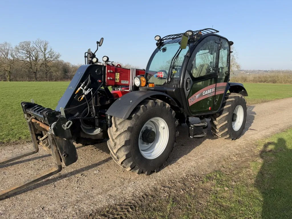2023 Case FARMLIFT 737
