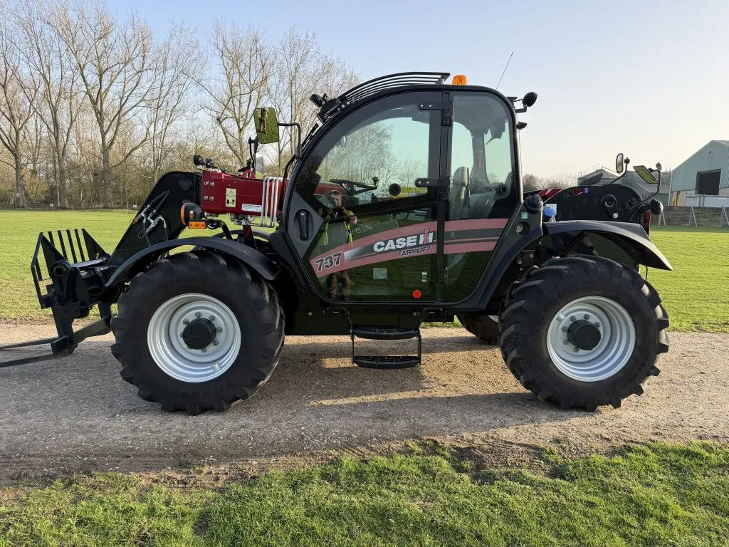 2023 Case FARMLIFT 737