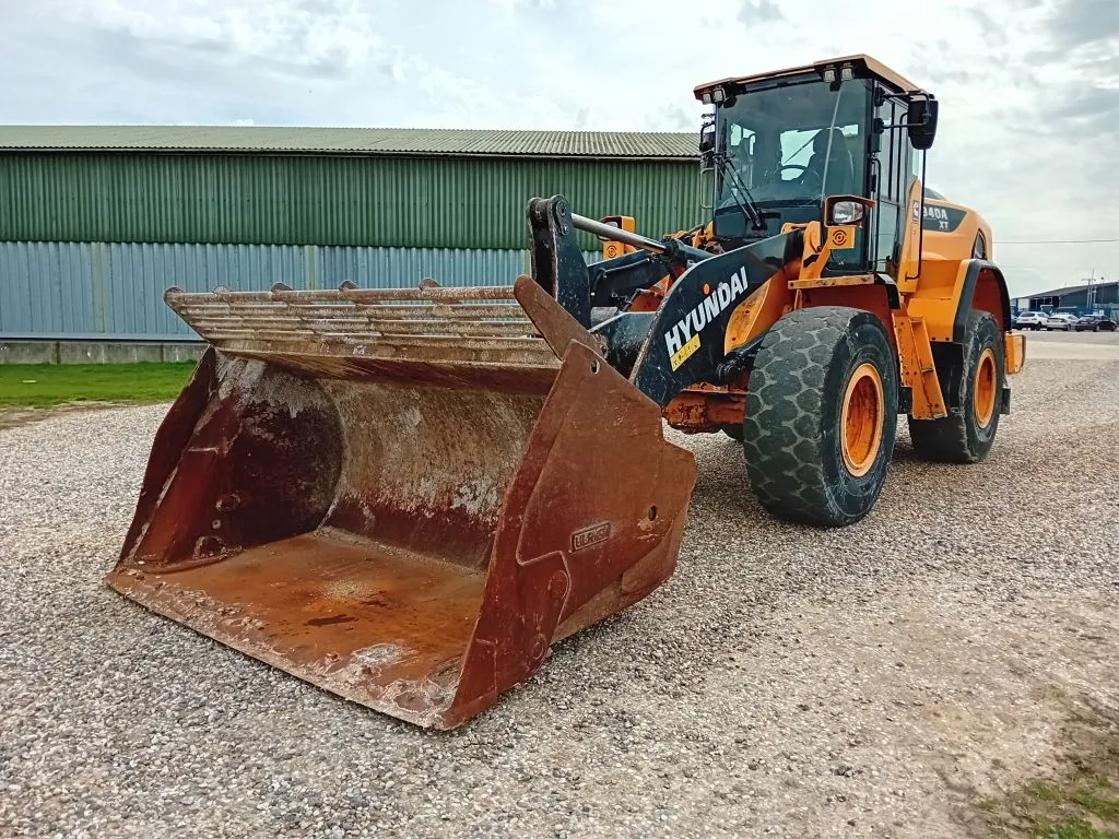 2021 Hyundai HL940AXT