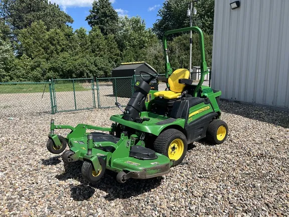 2016 John Deere 1570