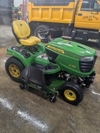 2023 John Deere X754