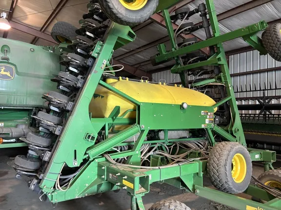 2010 John Deere 1990