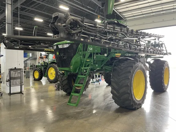 2023 John Deere 616R