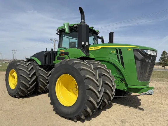 2022 John Deere 9R 640