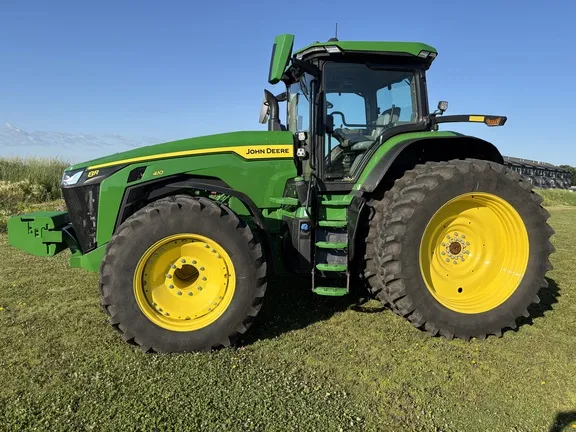 2025 John Deere 8R 410