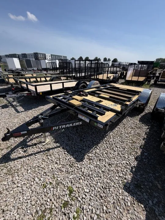 2027 PJ Trailers U7141