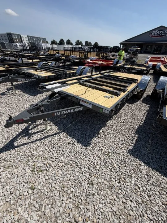 2027 PJ Trailers U8141