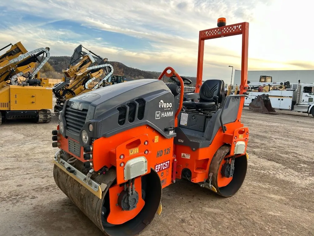 2023 HAMM HD12IVV