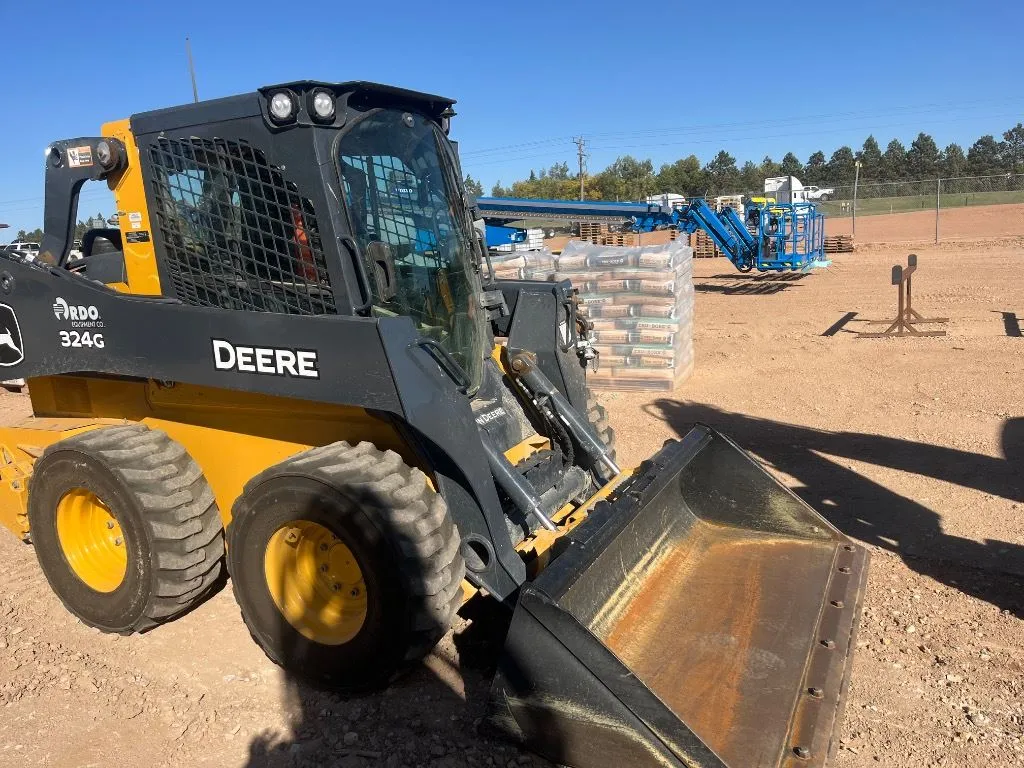 2023 John Deere 324G