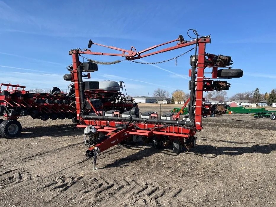 1999 White Farm Equipment 6122