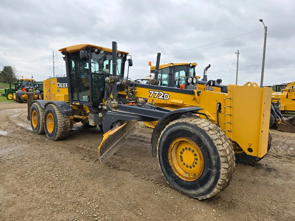 2007 John Deere 772D