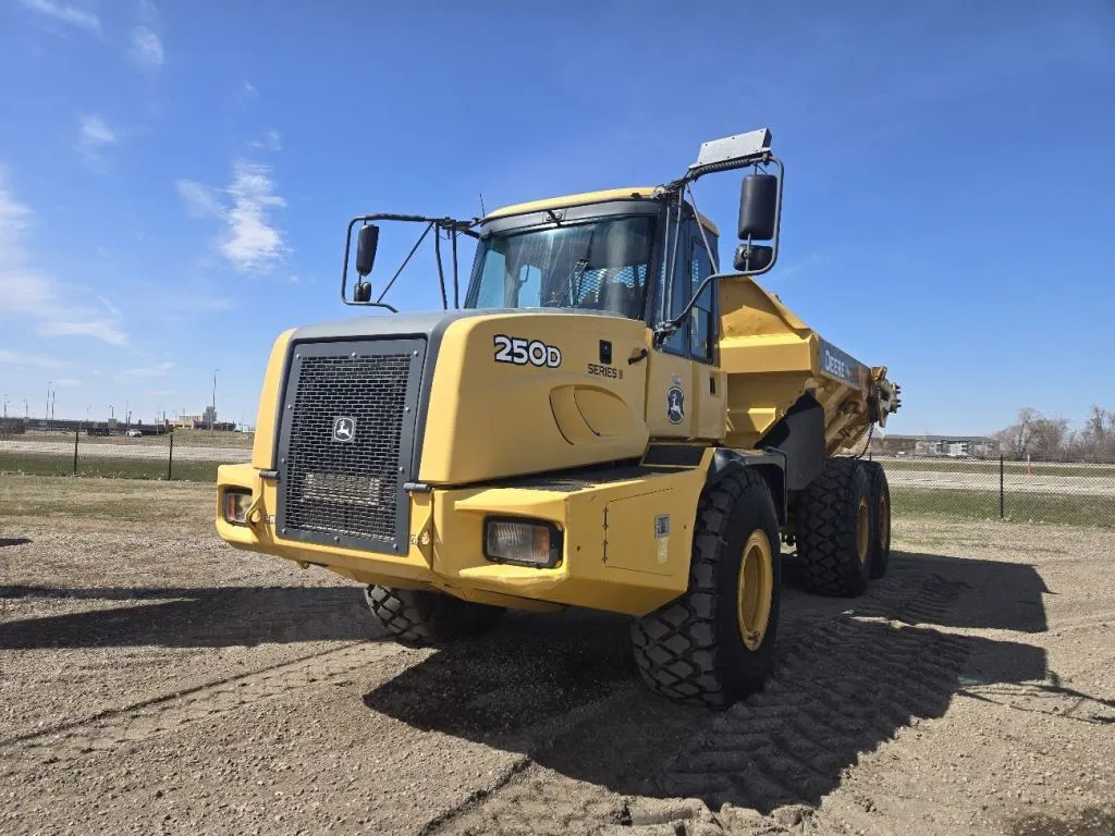 2012 John Deere 250D