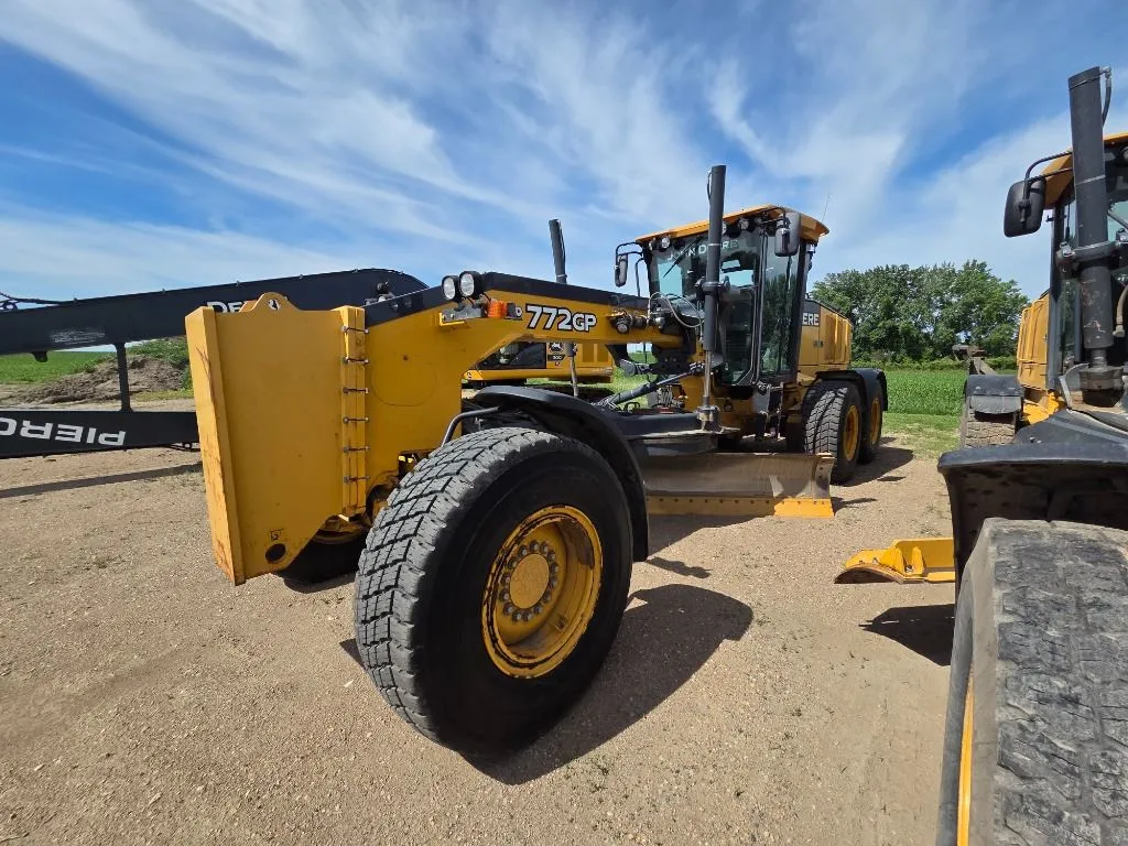 2014 John Deere 772G