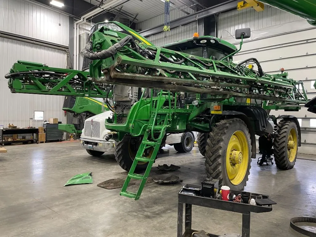 2015 John Deere R4038