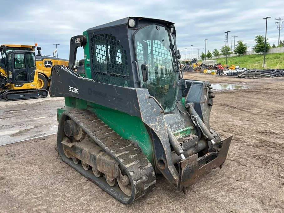 2016 John Deere 323E