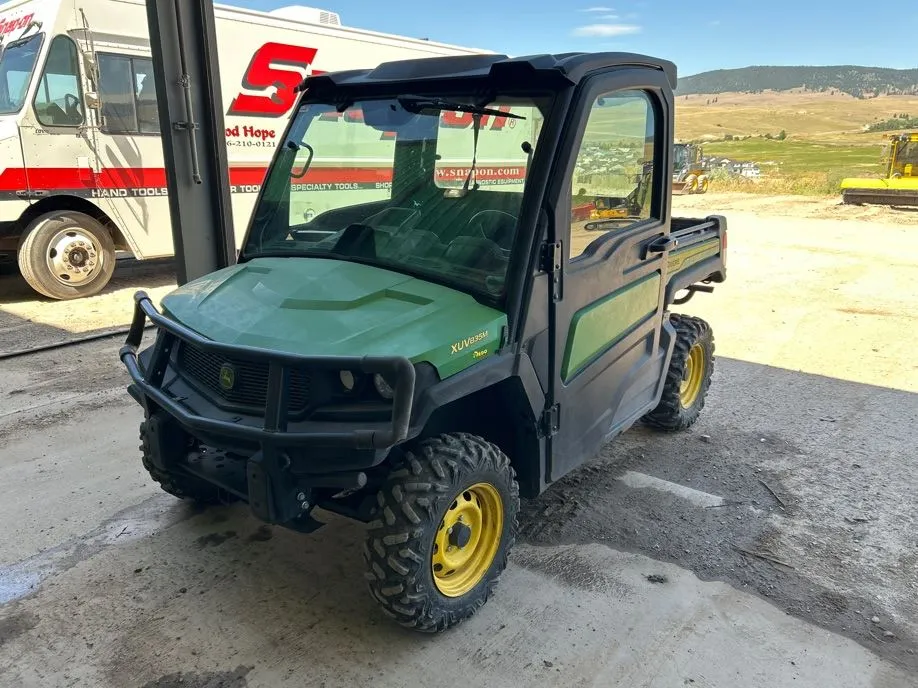 2021 John Deere XUV835M