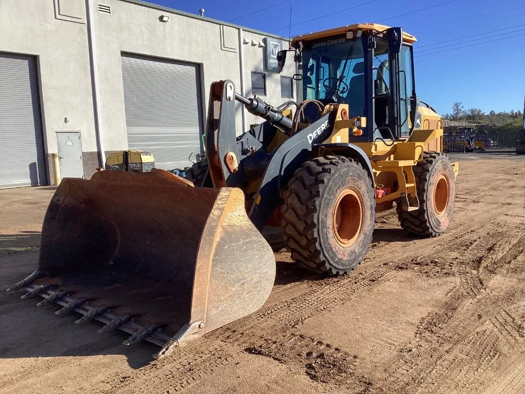2022 John Deere 544P