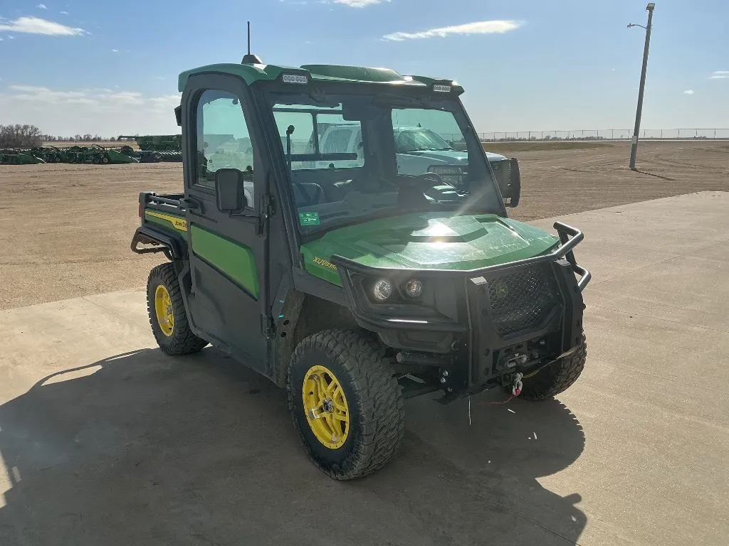 2022 John Deere XUV835R