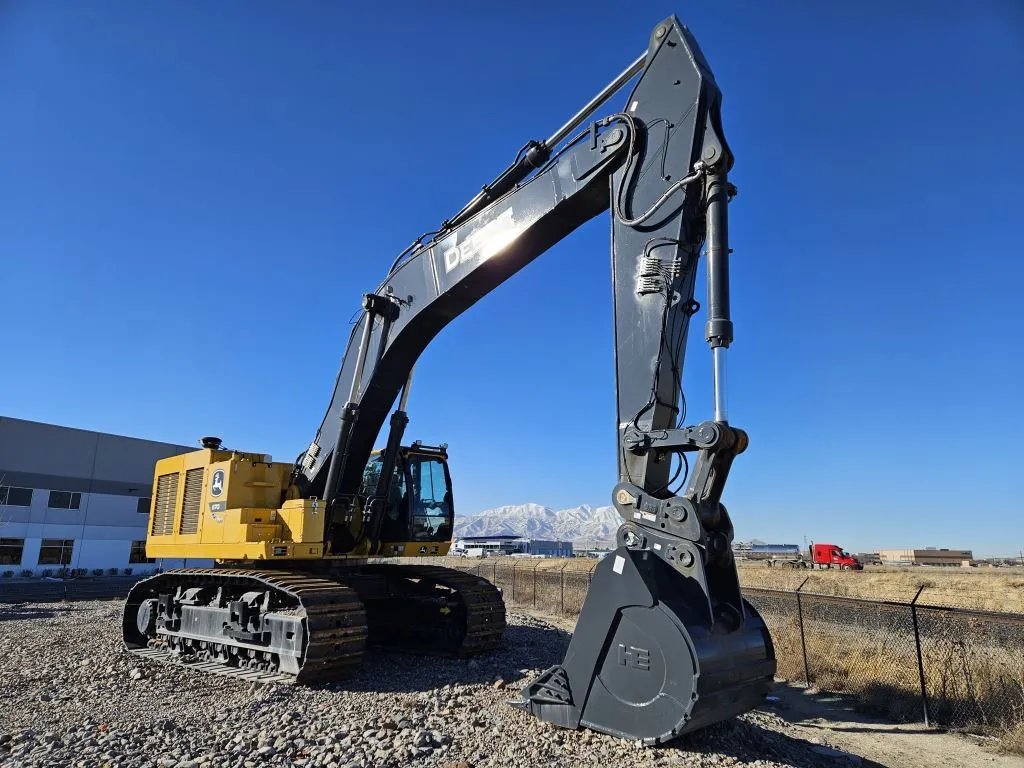 2023 John Deere 670P