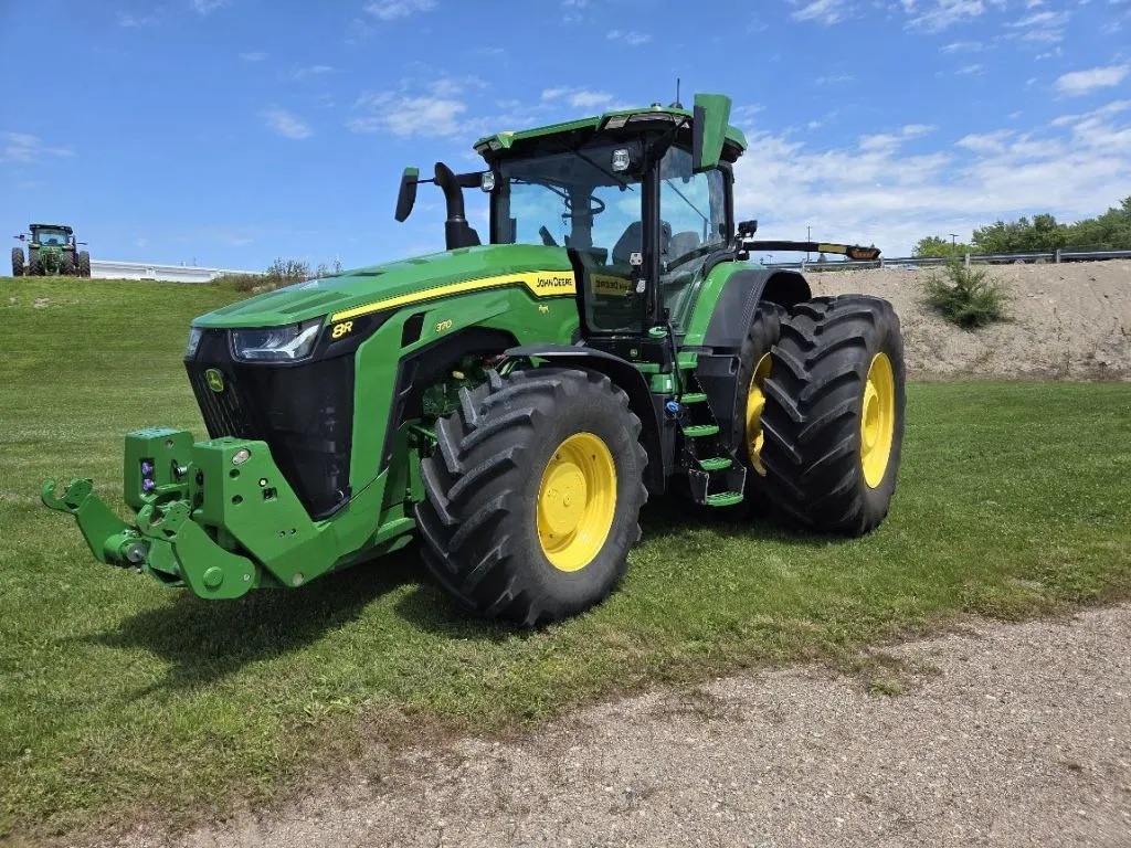 2024 John Deere 8R 370