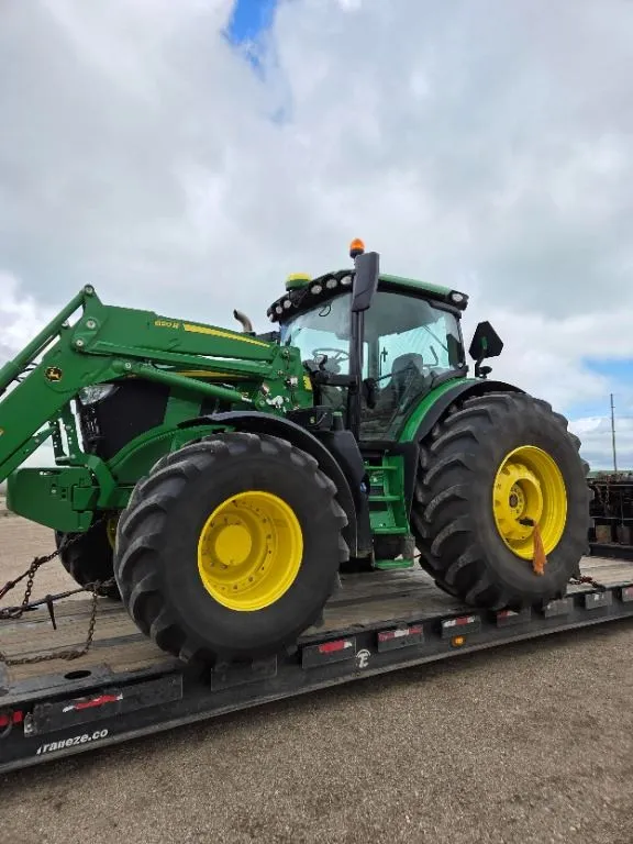 2025 John Deere 6R 195
