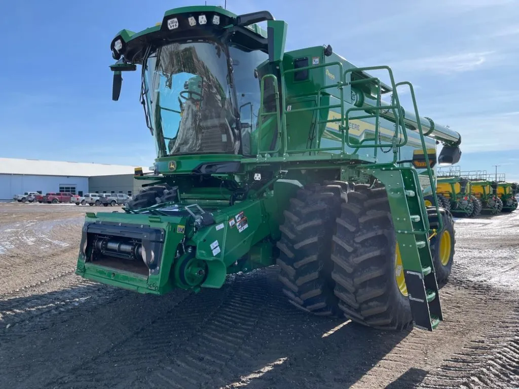 2025 John Deere S7 900