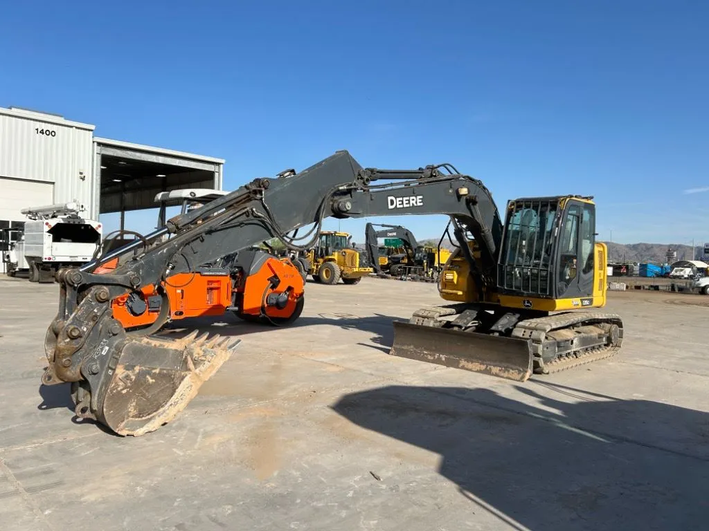 2023 John Deere 135G