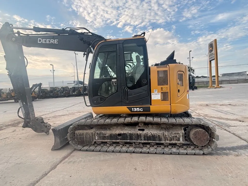 2023 John Deere 135G