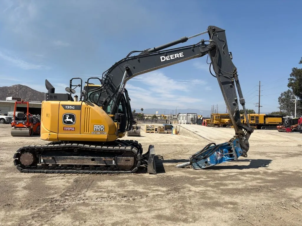 2022 John Deere 135G