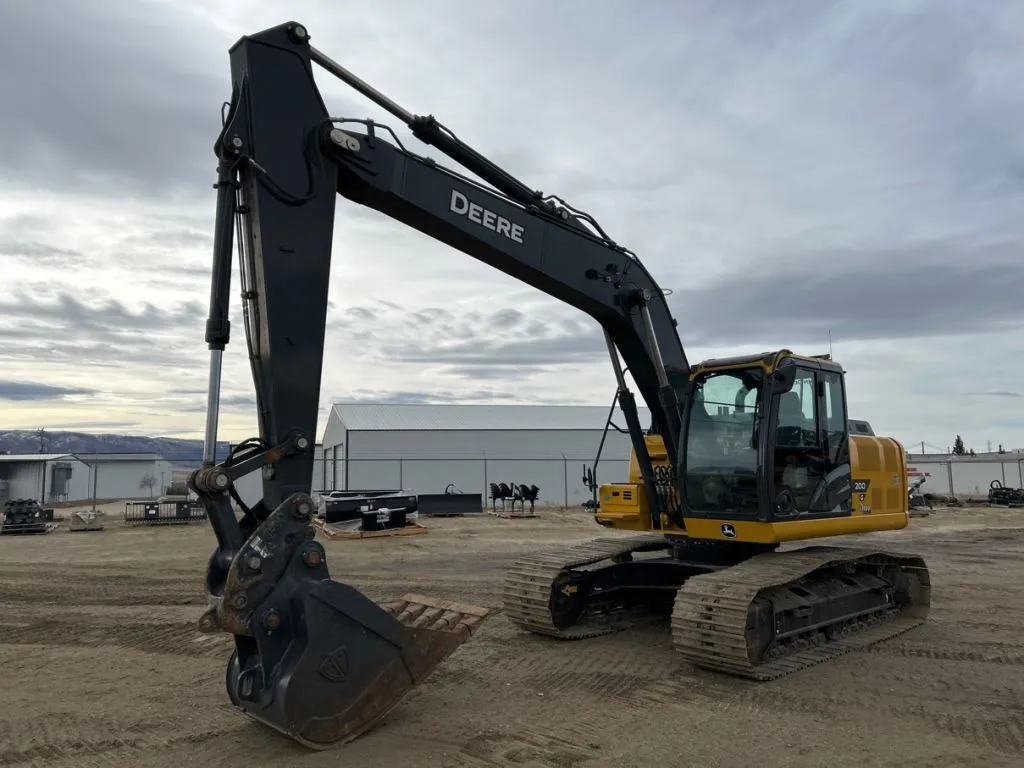 2023 John Deere 200G