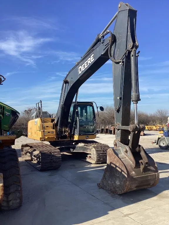 2018 John Deere 210G