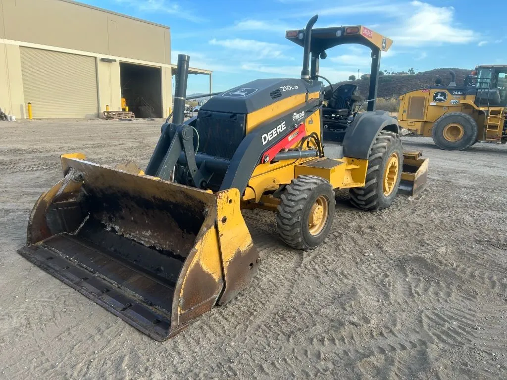 2023 John Deere 210LEP