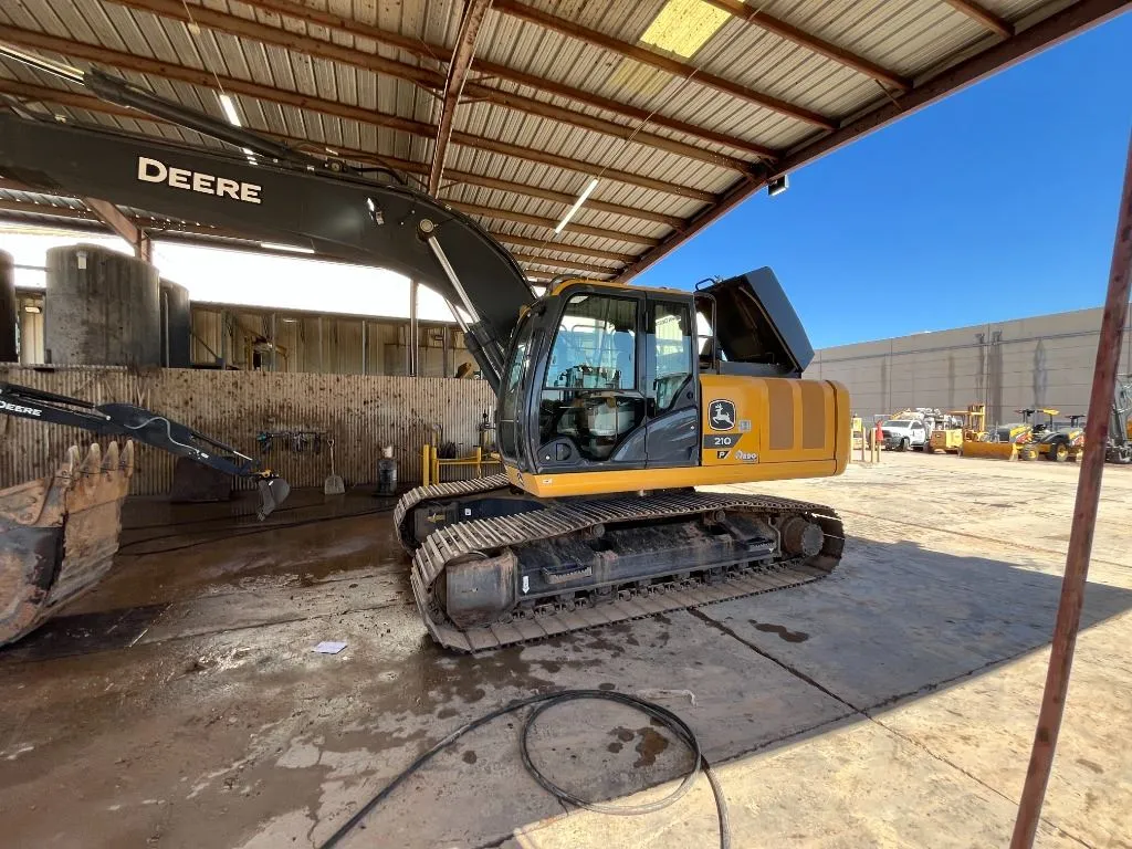 2023 John Deere 210P