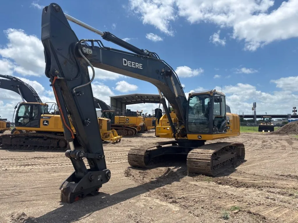 2023 John Deere 250P