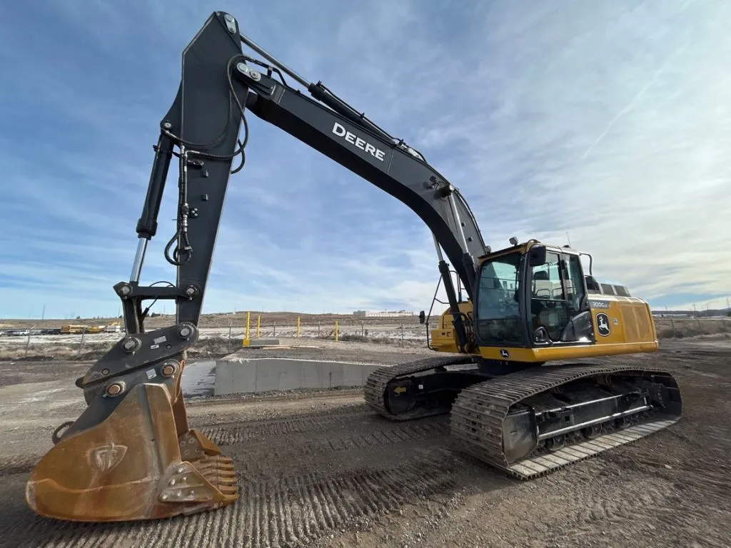 2023 John Deere 300GLC