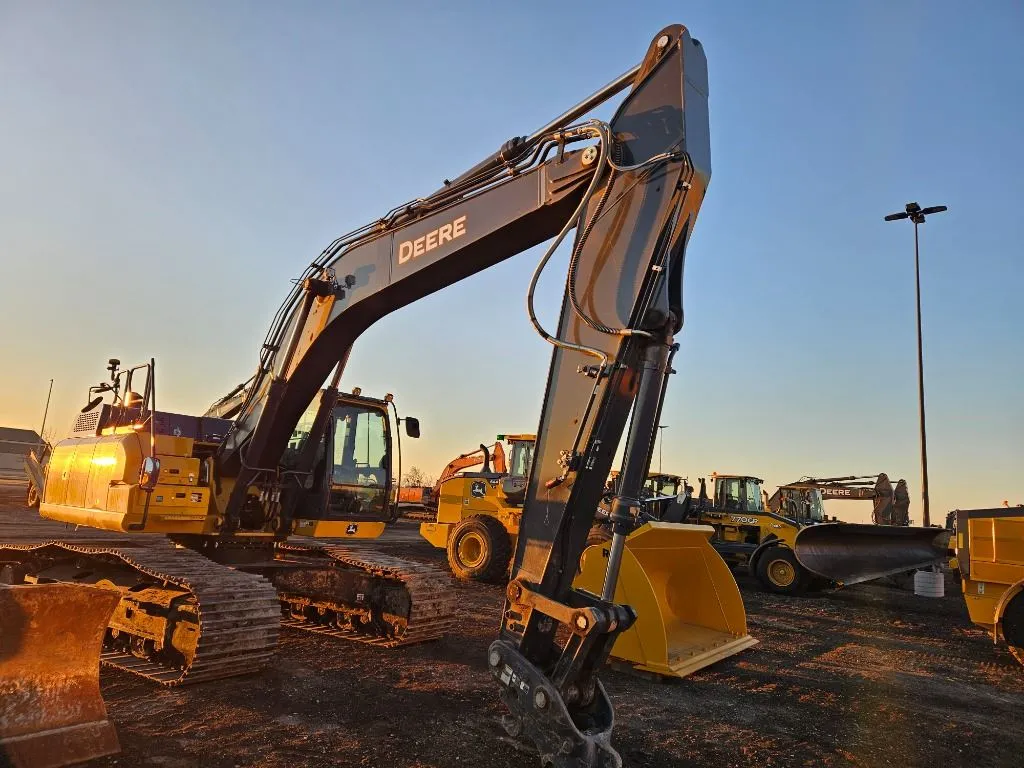 2023 John Deere 300P