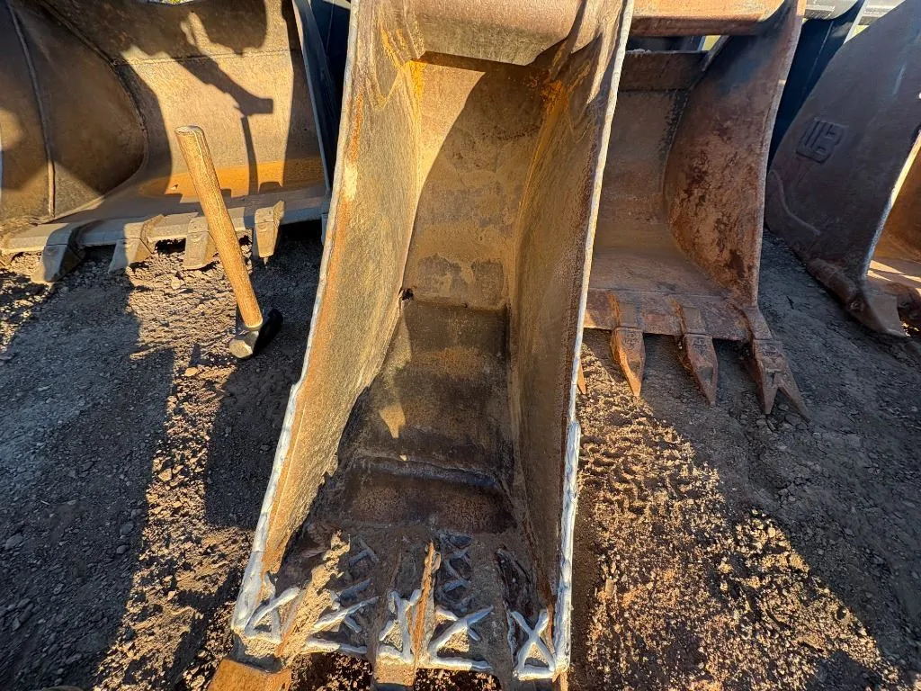 John Deere 410L12