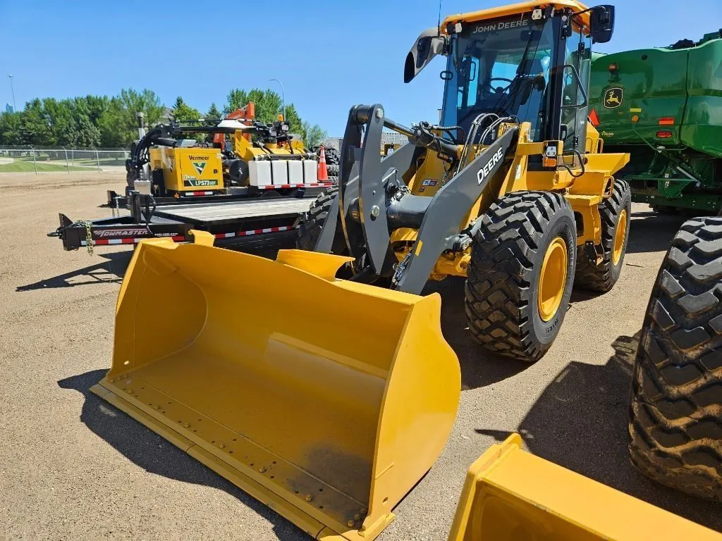 2024 John Deere 444P