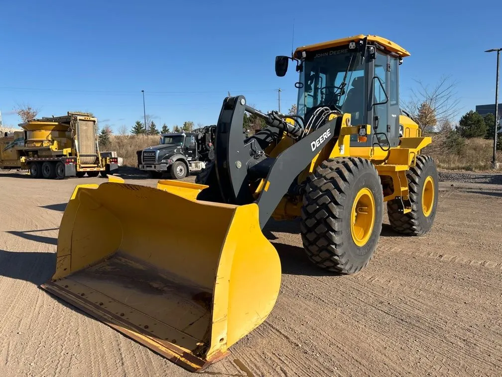 2024 John Deere 444P