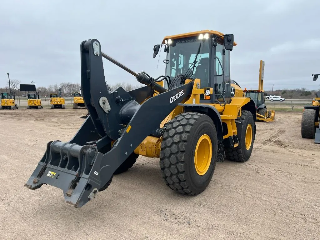 2024 John Deere 524P