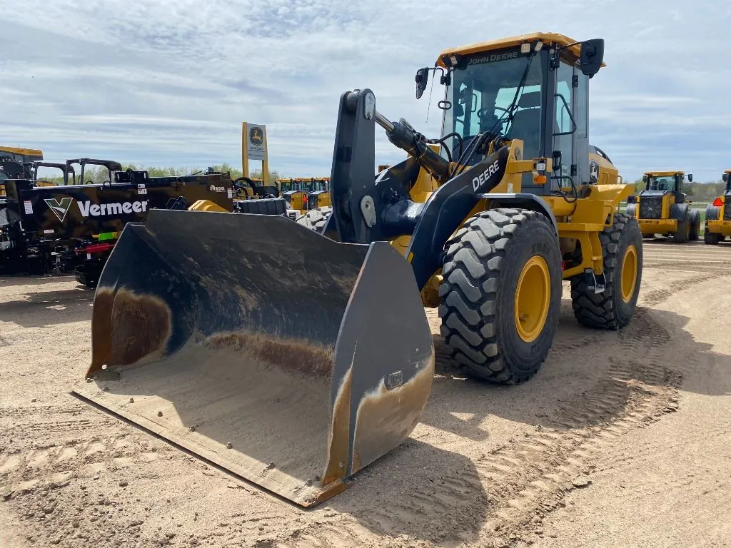 2022 John Deere 544P