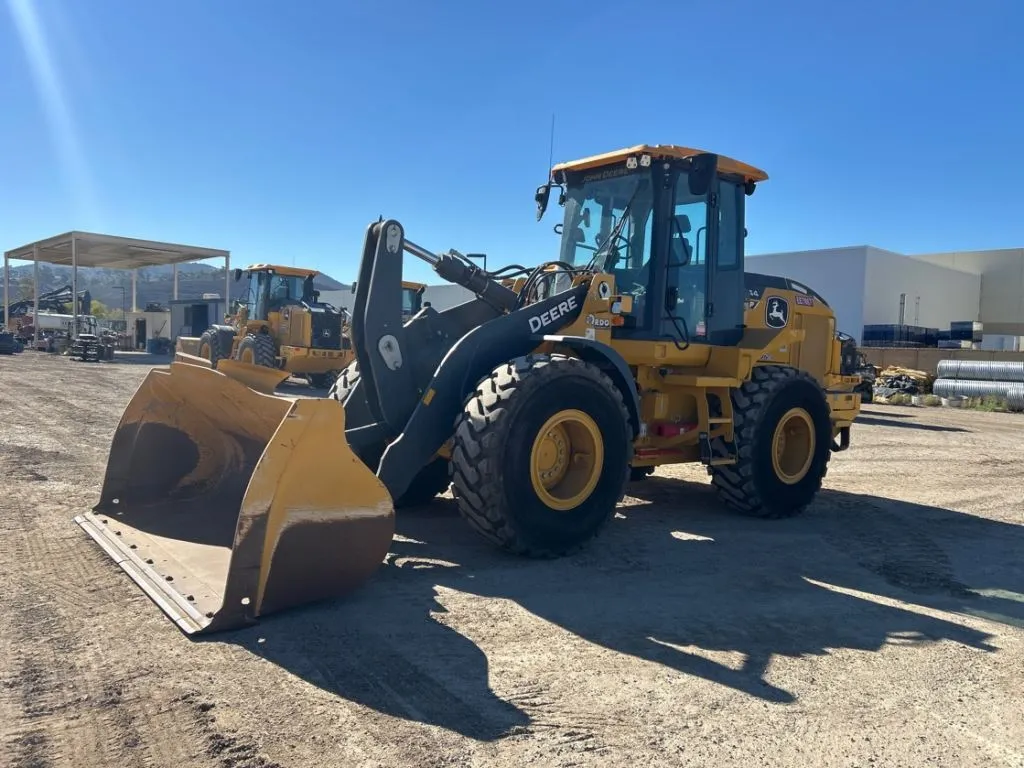 2023 John Deere 544P