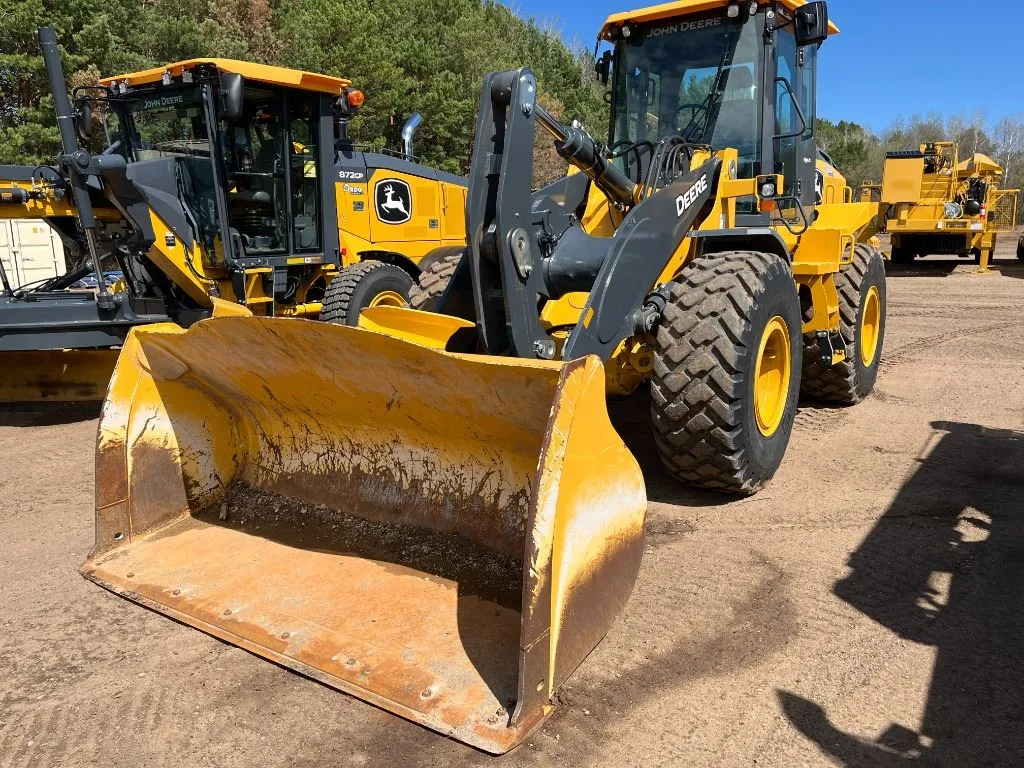 2024 John Deere 544P