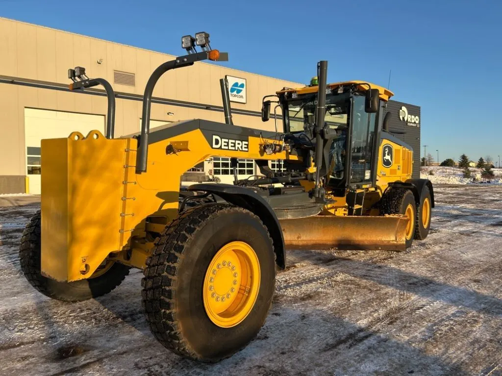 2022 John Deere 672G
